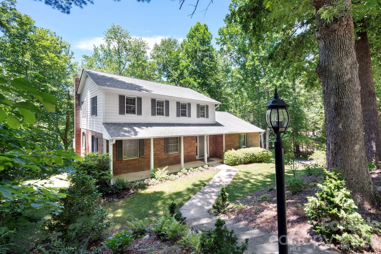 107 Ballantree Drive - Photo 1