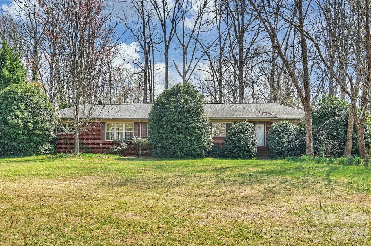 9436 Glen Brook Drive - Photo 1