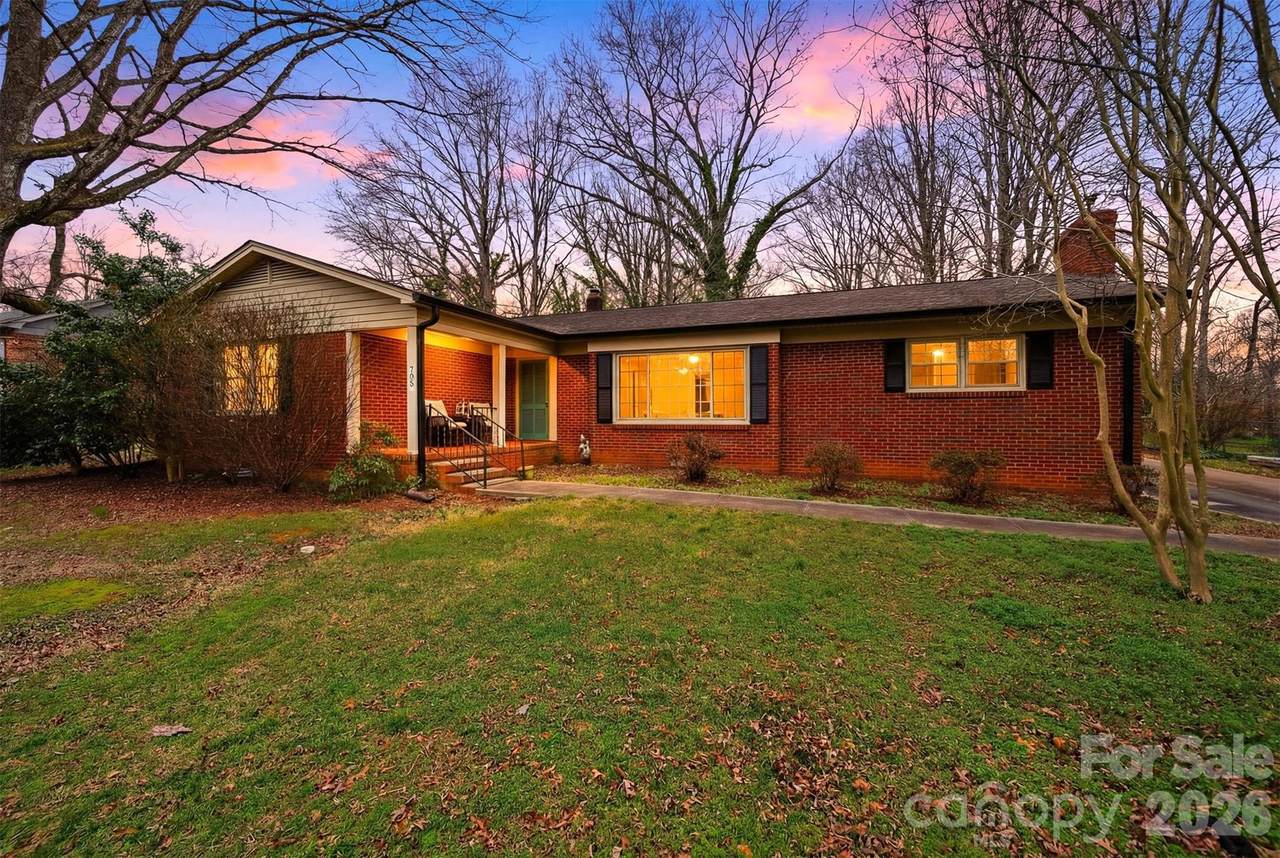 705 2nd Avenue - Photo 1