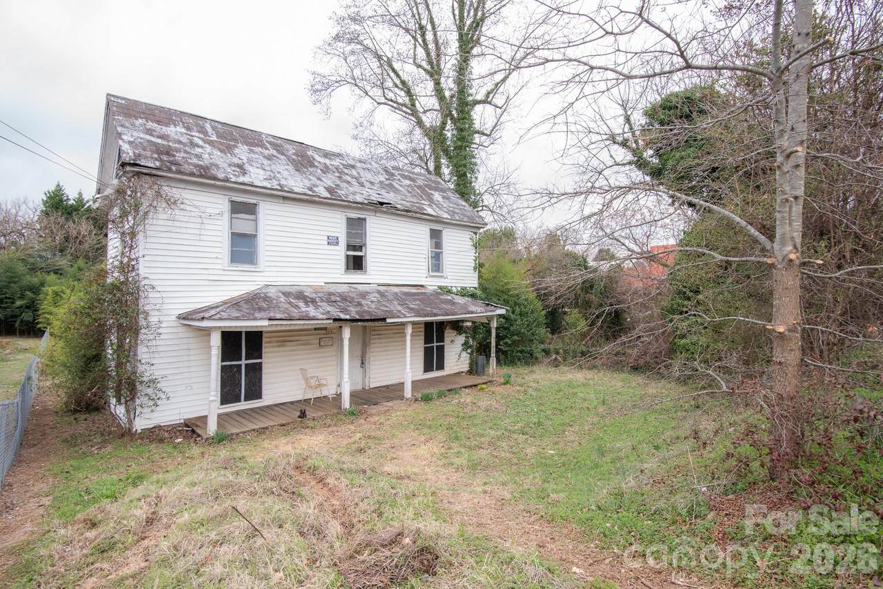 303 Fisher Street - Photo 1
