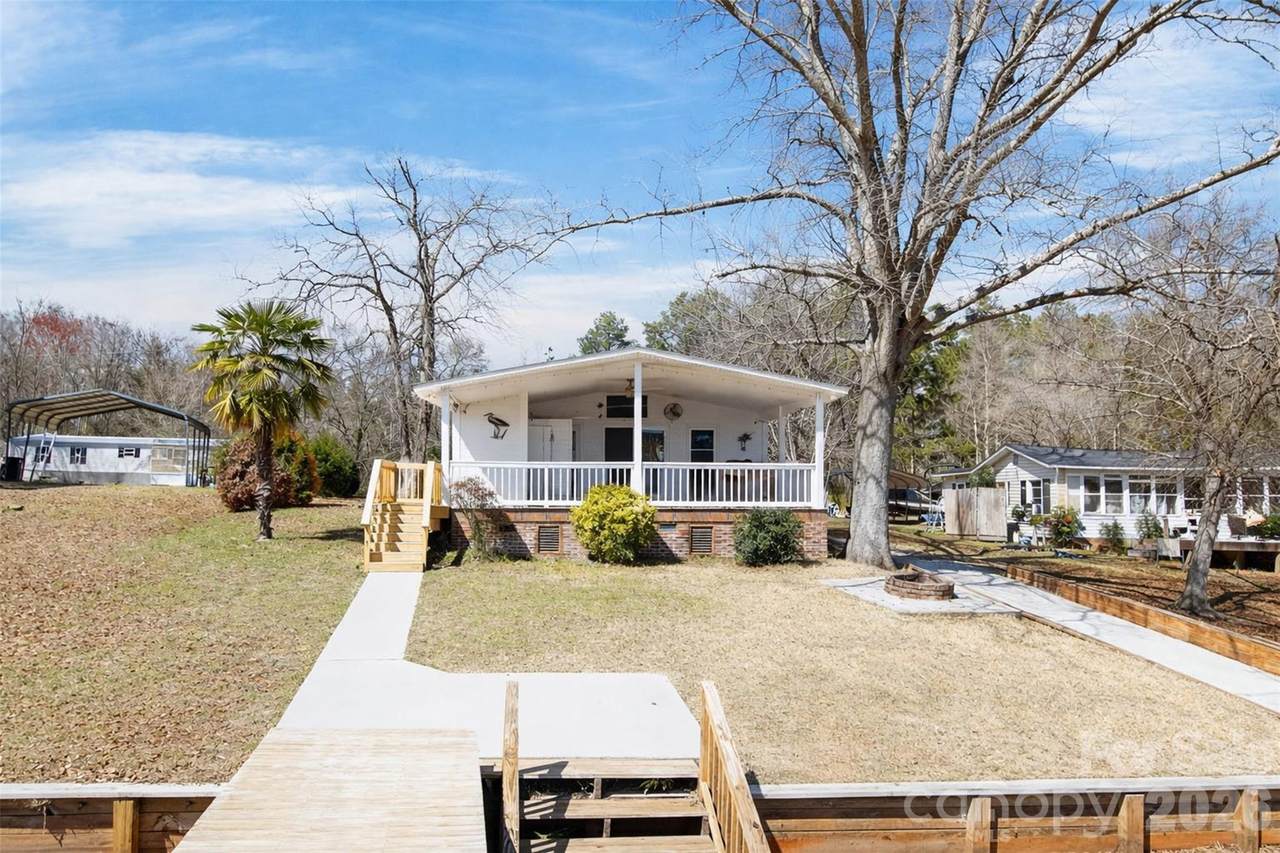 2466 Cottage Lane - Photo 1