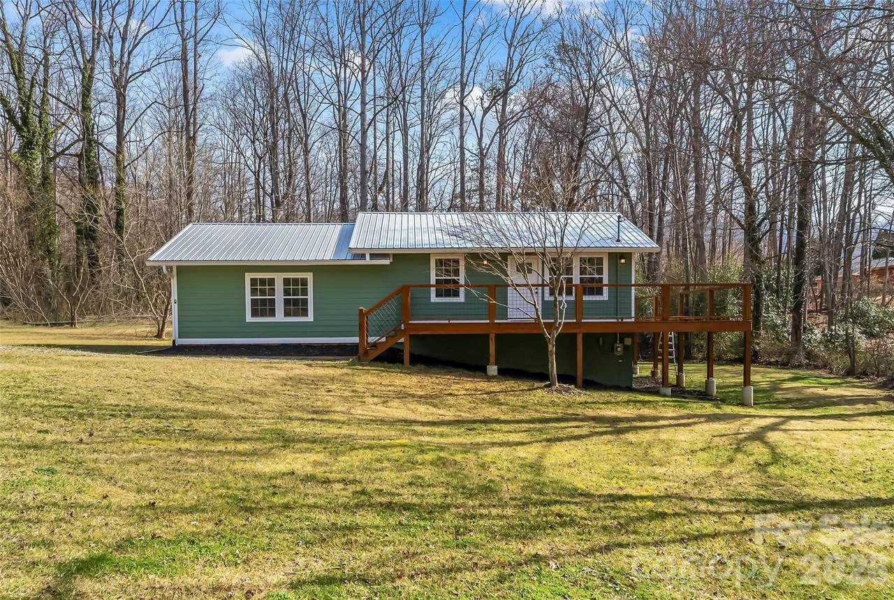 522 Brandon Road - Photo 1