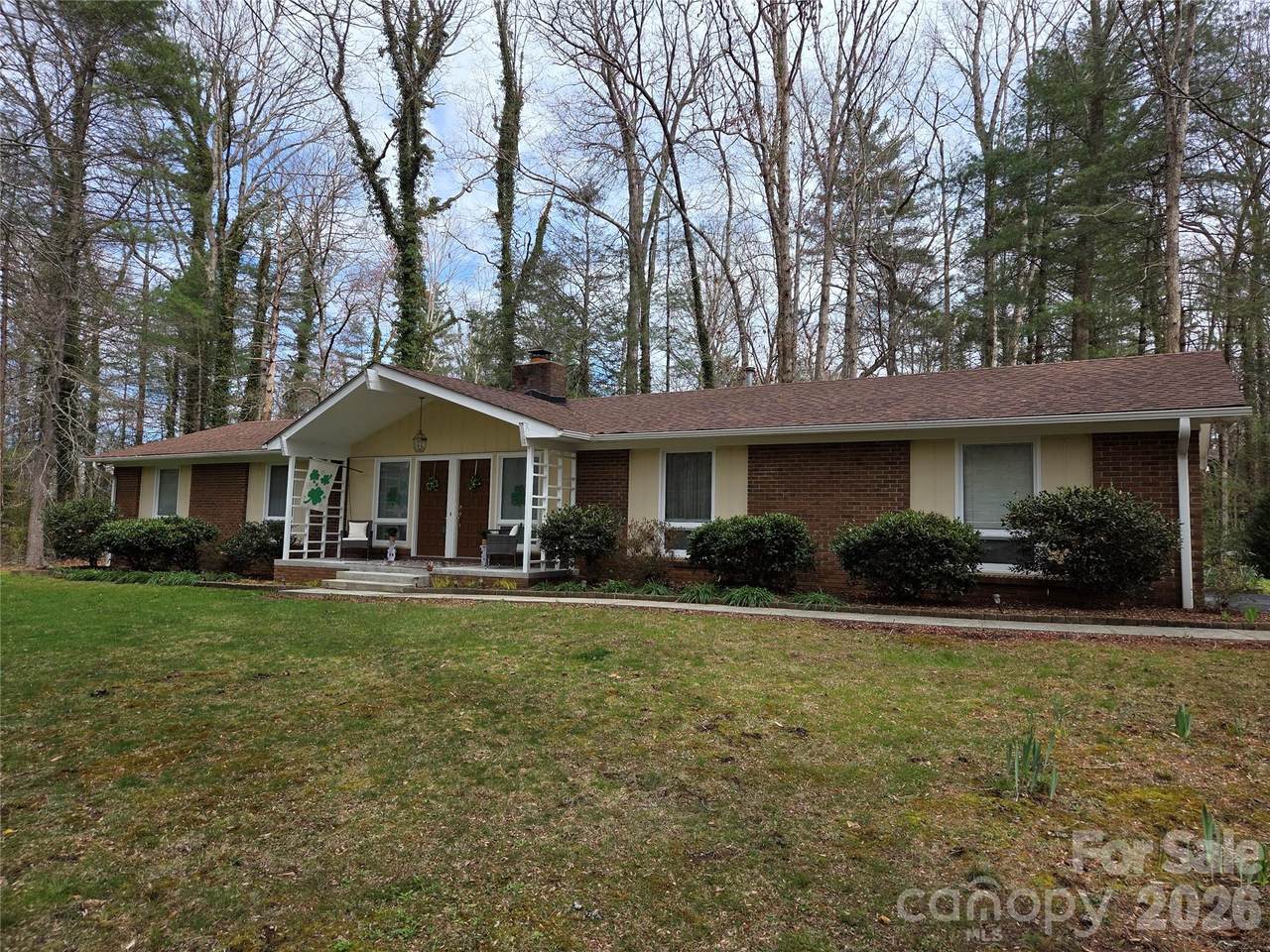 106 Laurel Lane - Photo 1