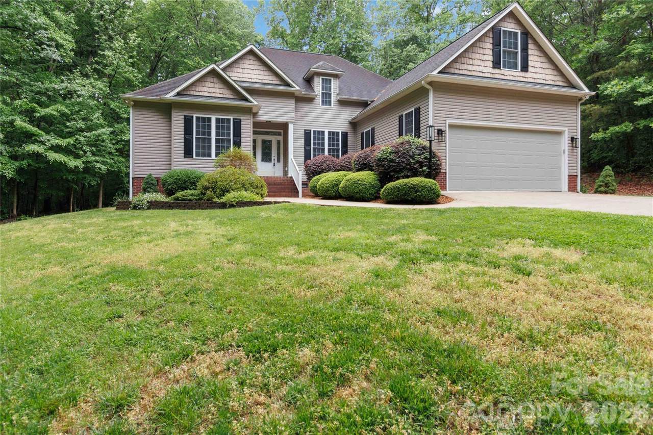 214 Hedgecrest Lane - Photo 1
