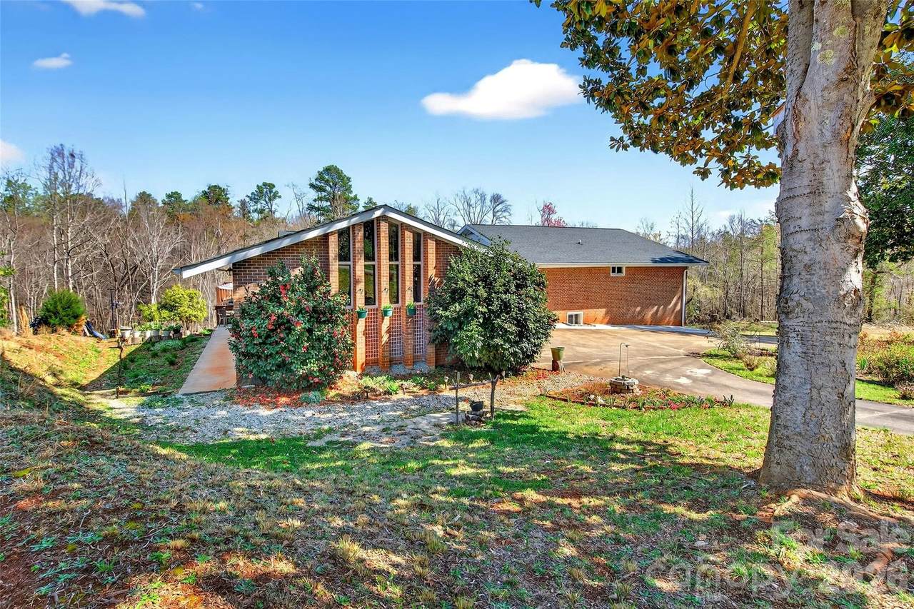 217 Miller Street - Photo 1