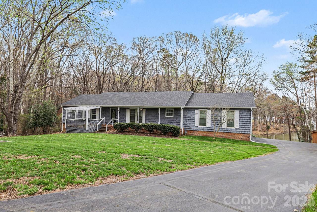 3908 Oak Hollow Court - Photo 1