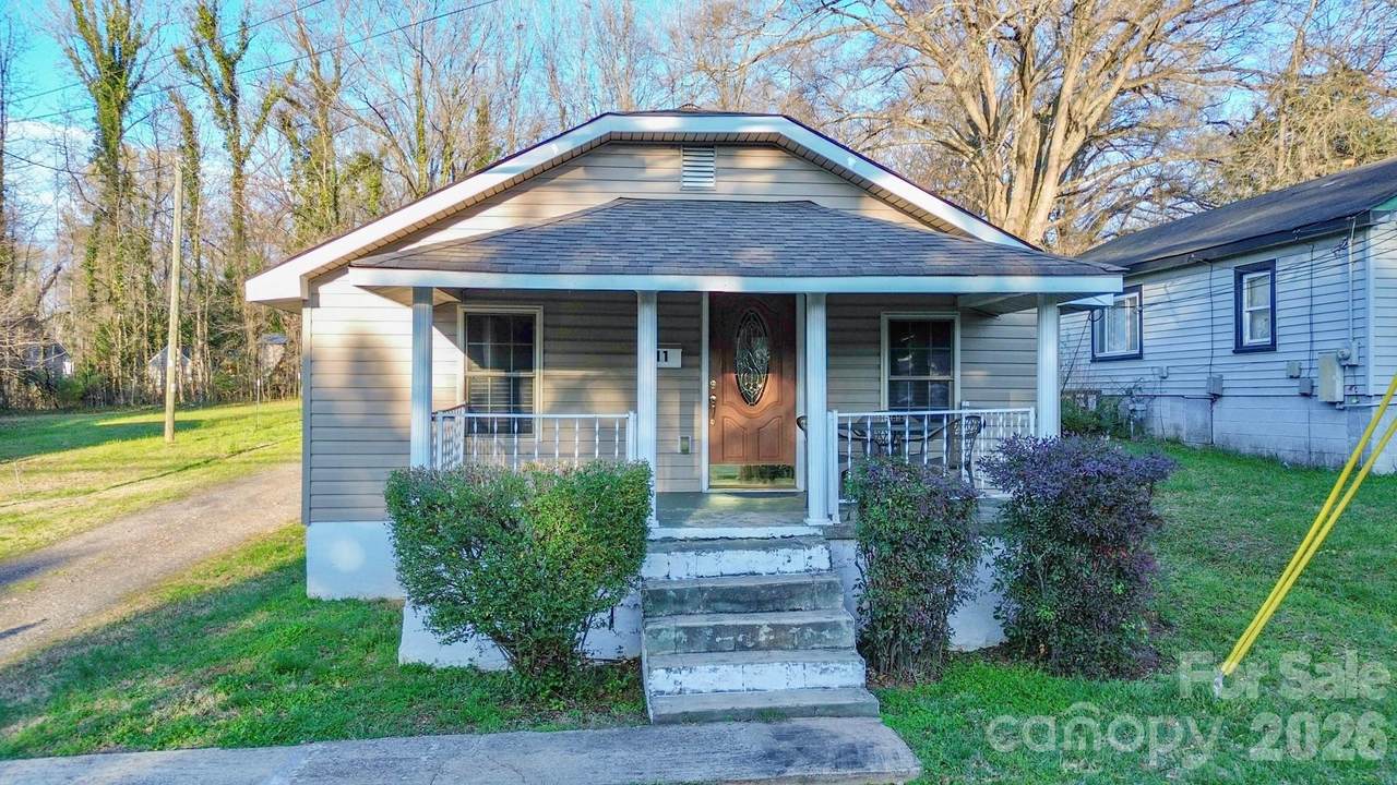 611 Iredell Avenue - Photo 1