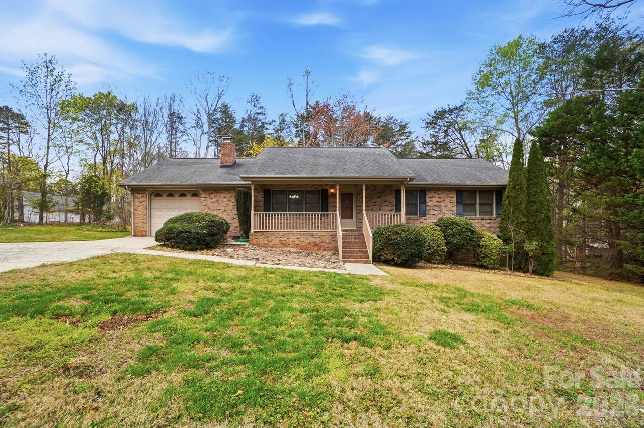 914 Spring Lake Drive - Photo 1