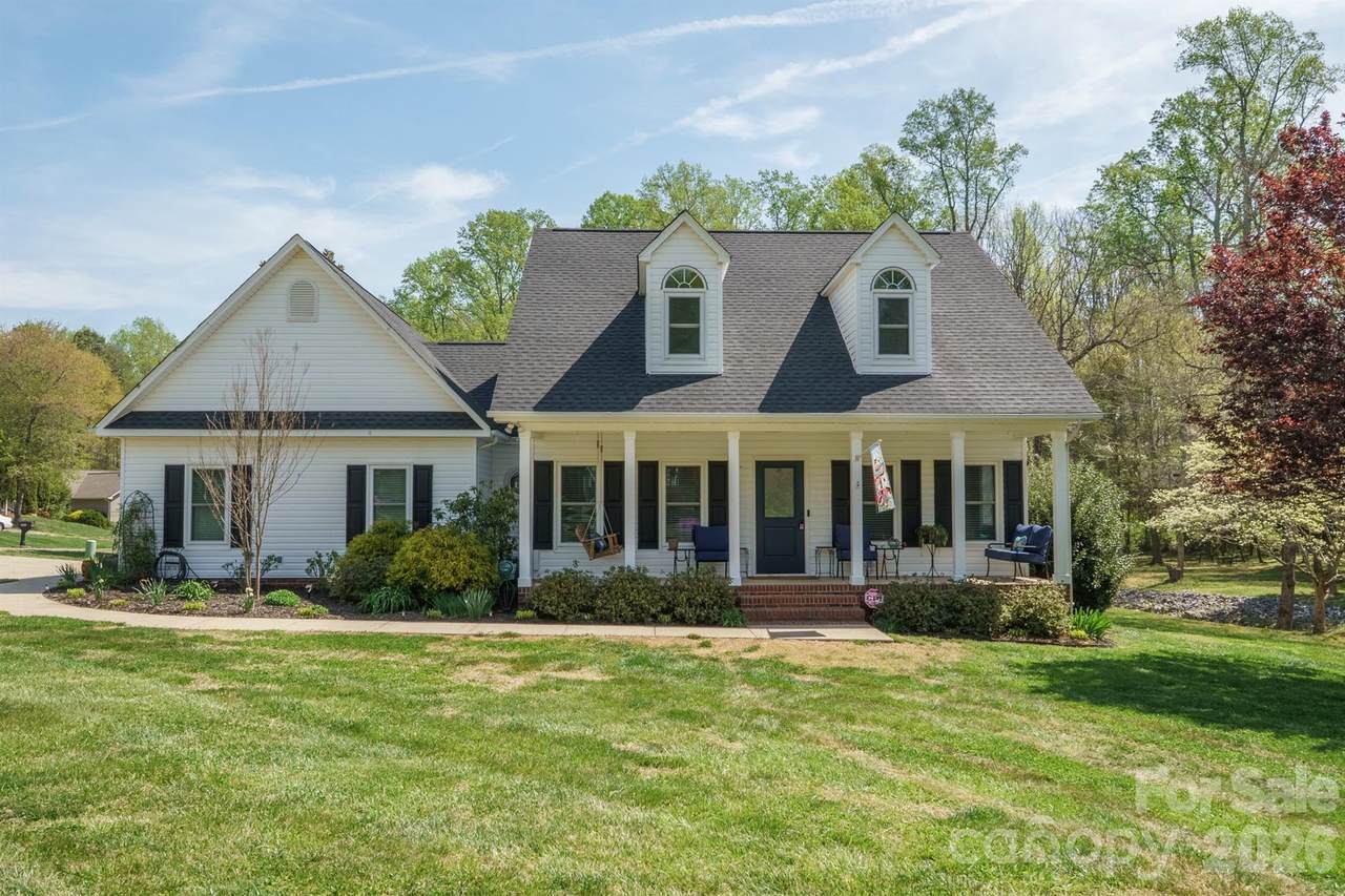 408 Mooreland Drive - Photo 1