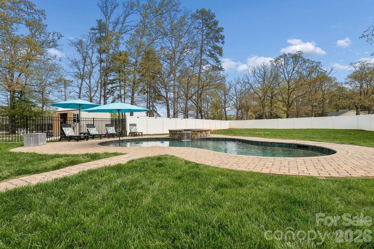 109 Avalon Reserve Drive - Photo 1