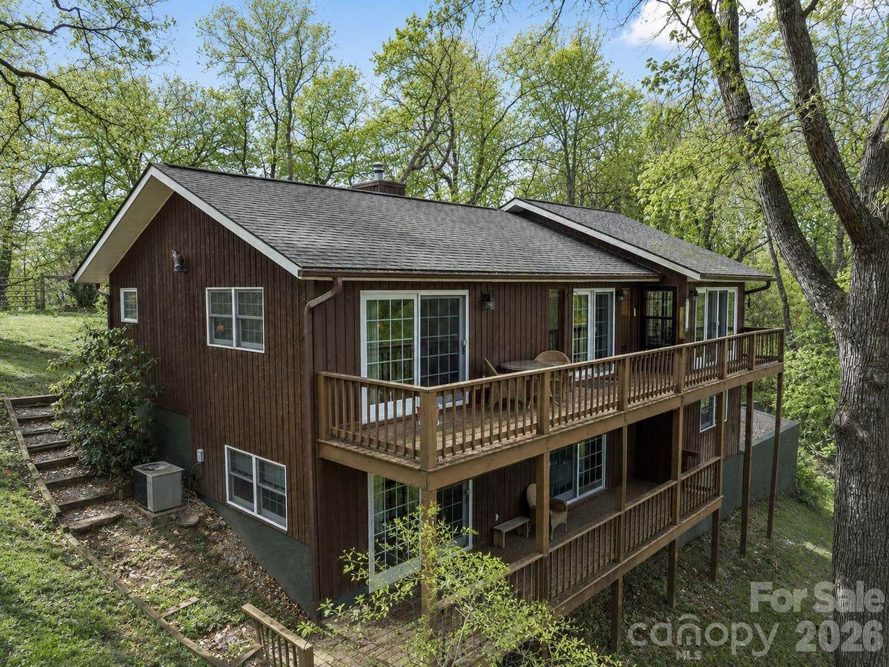 415 Treetop Lane - Photo 1