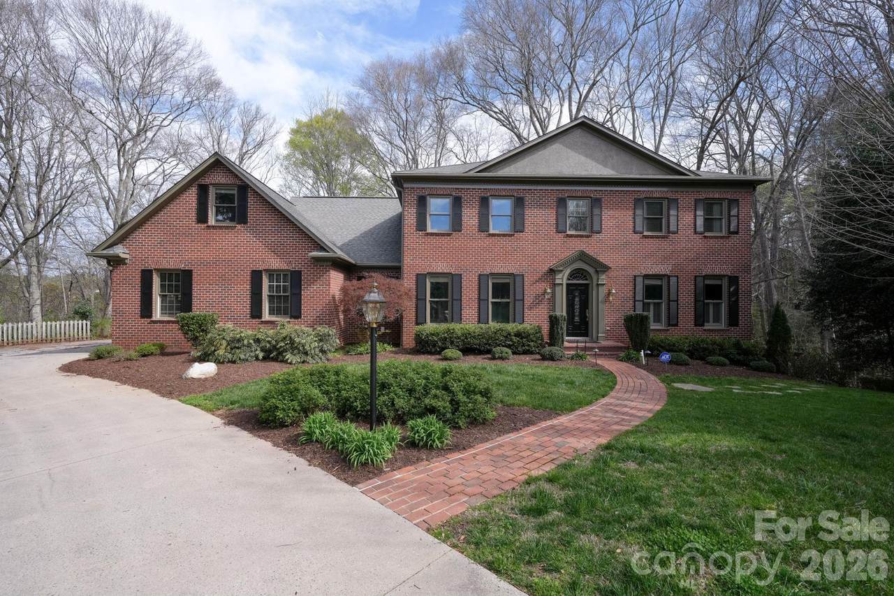 550 20th Avenue Court - Photo 1