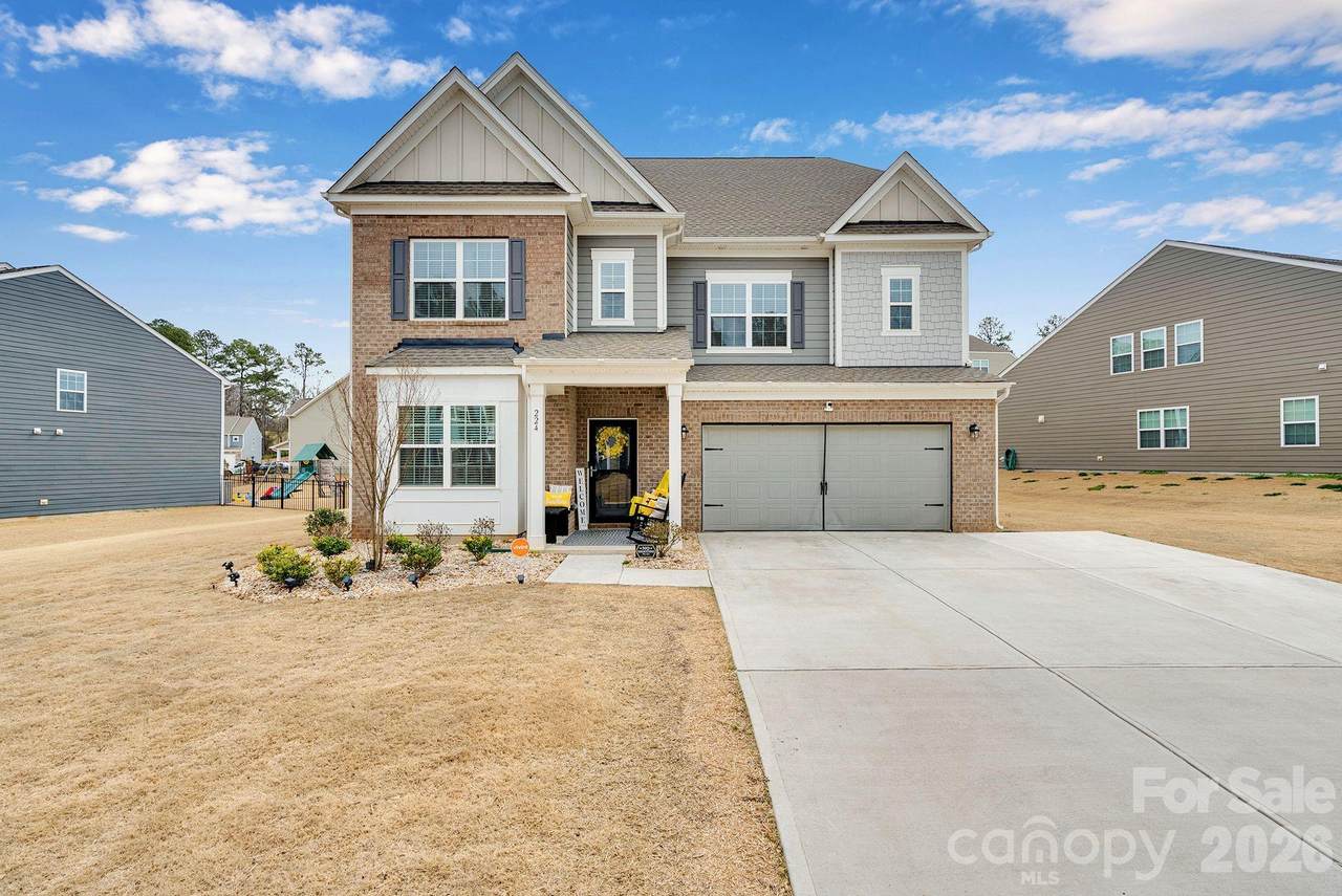 224 Hamptons Cove Road - Photo 1