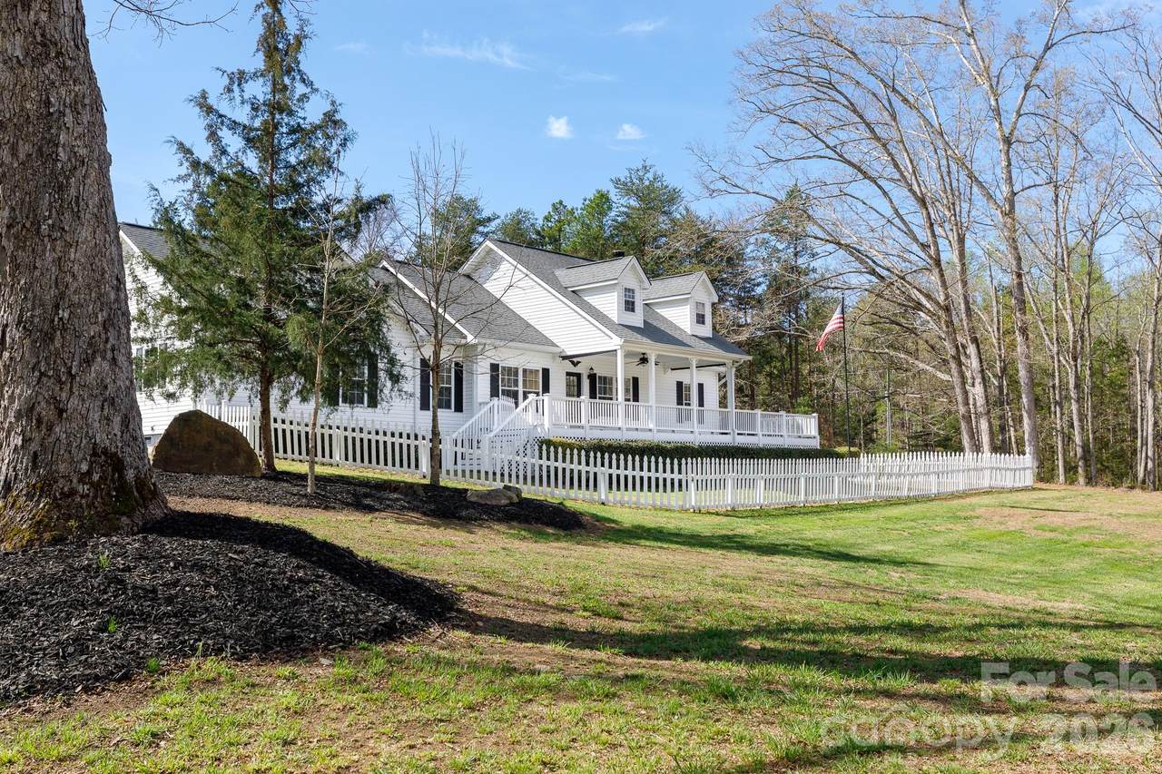 1108 King Road - Photo 1