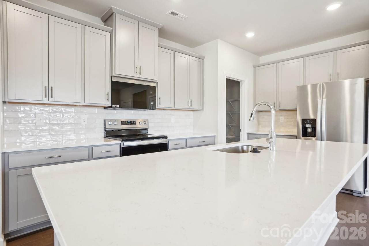 https://bt-photos.global.ssl.fastly.net/cmls/1280_boomver_2_4361267-1.jpg