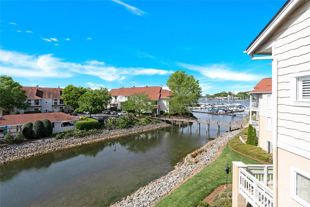 18009 Kings Point Drive - Photo 1