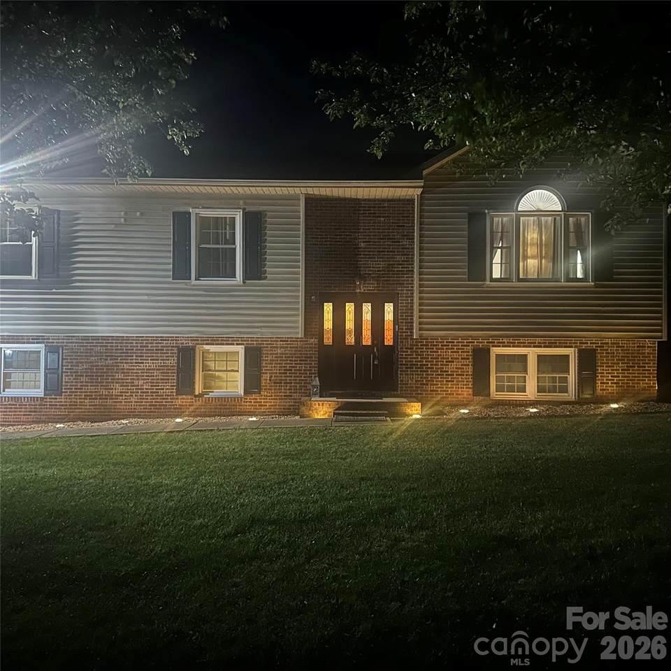 3918 Plum Street - Photo 1