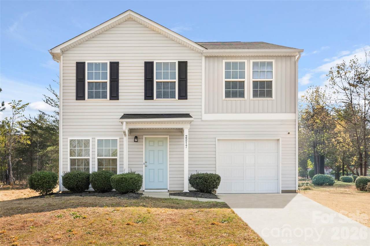 2217 Pinnacle View Drive - Photo 1