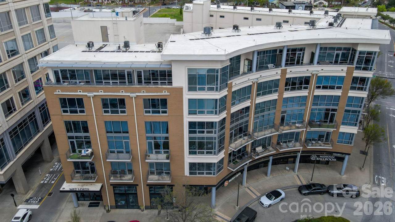 1133 Metropolitan Avenue - Photo 1