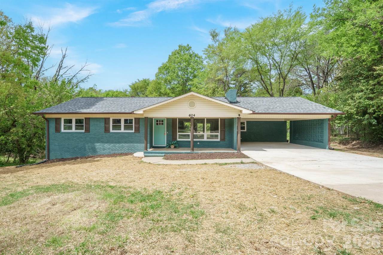 624 Flicker Street - Photo 1