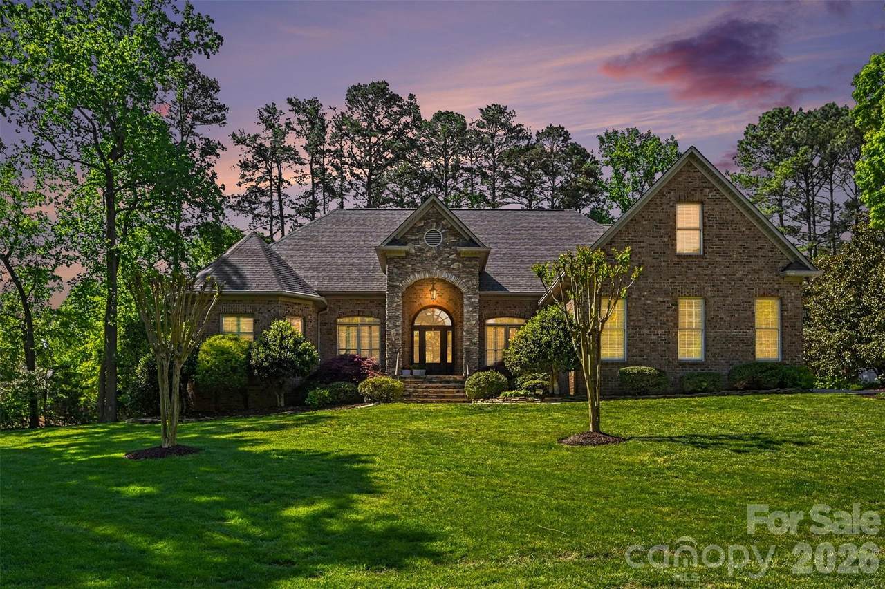 7806 Turnberry Lane - Photo 1