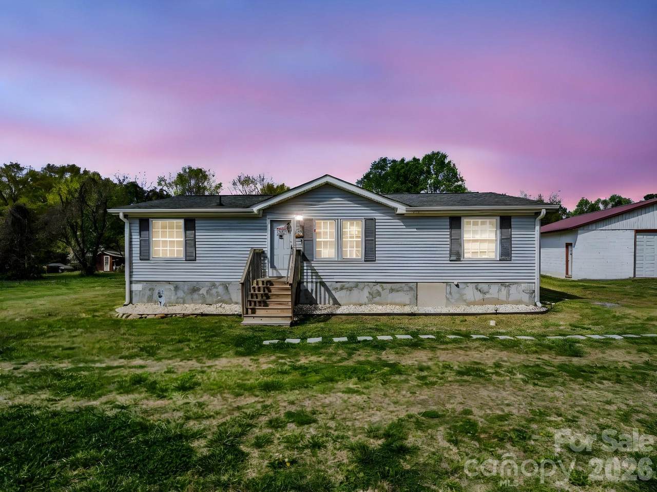 208 Oak Drive - Photo 1