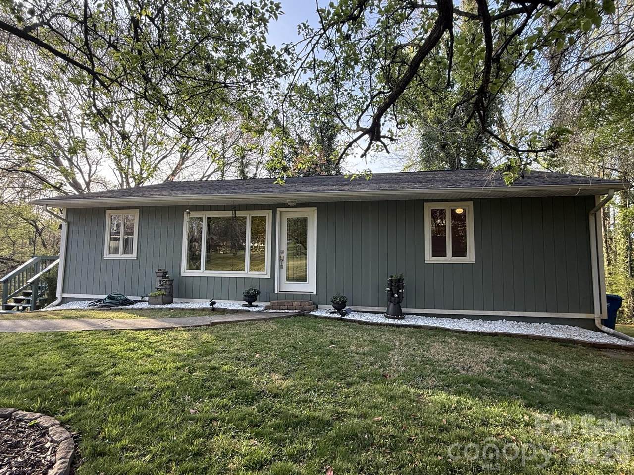 120 42nd Avenue Circle - Photo 1