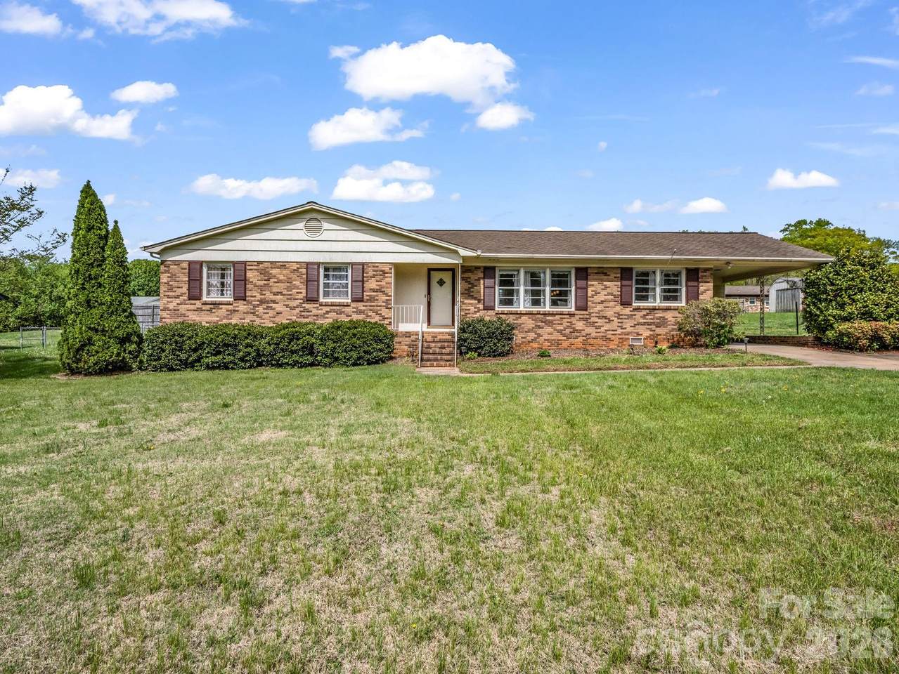 810 Surry Drive - Photo 1