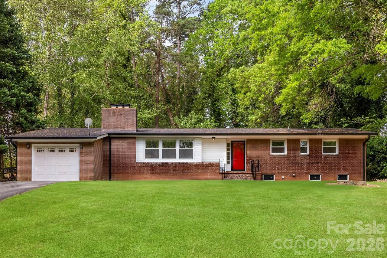 302 Suburban Avenue - Photo 1