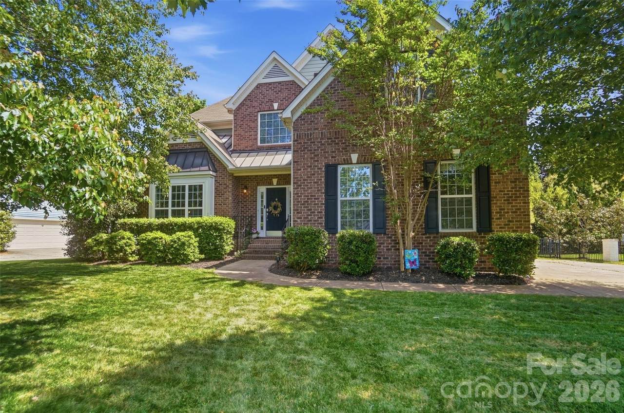 179 Shoreline Parkway - Photo 1