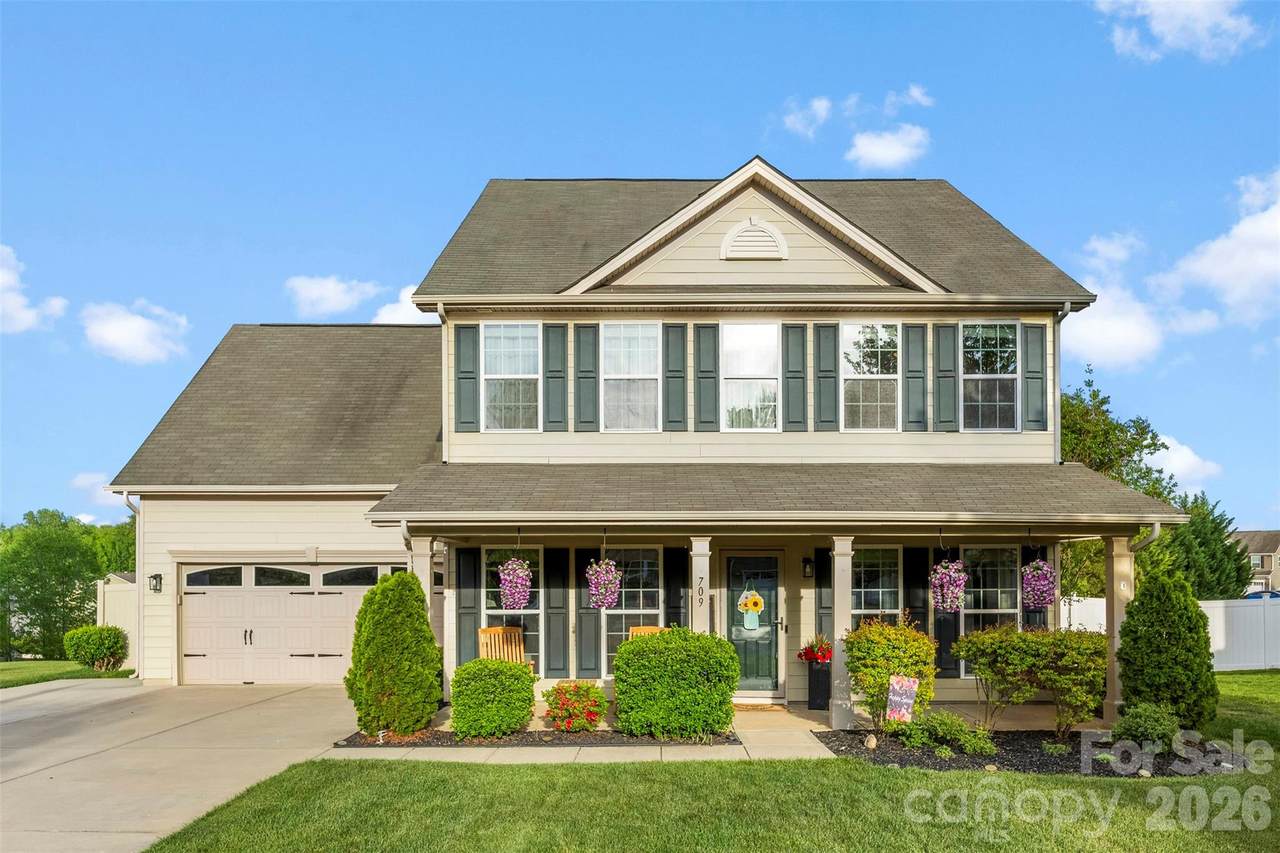 709 Heddington Court - Photo 1