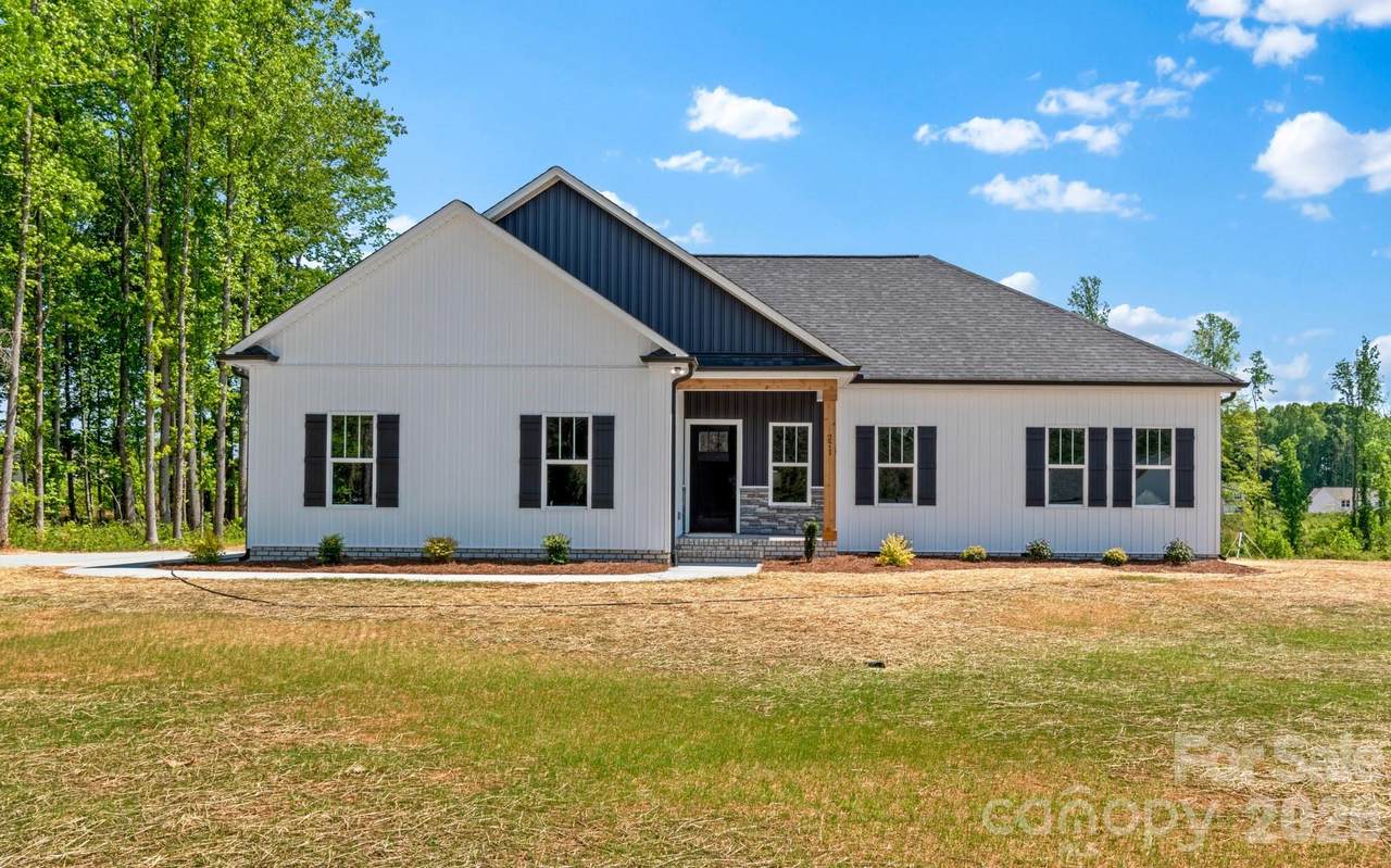 271 Stonybrook Drive - Photo 1