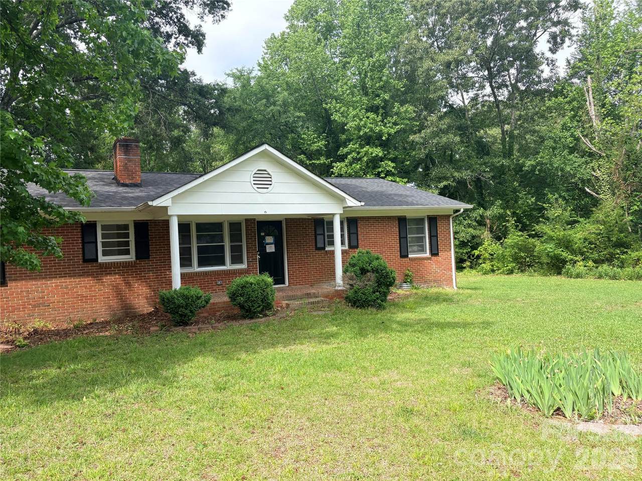 2801 Lyndell Way - Photo 1