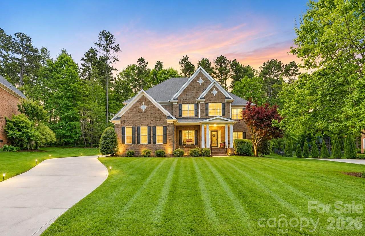 807 Crown Vista Court - Photo 1