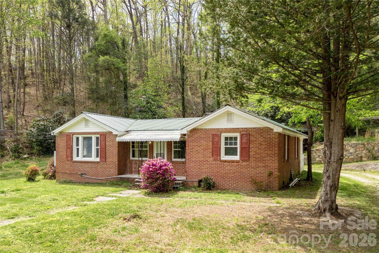 603 Halsbury Avenue - Photo 1