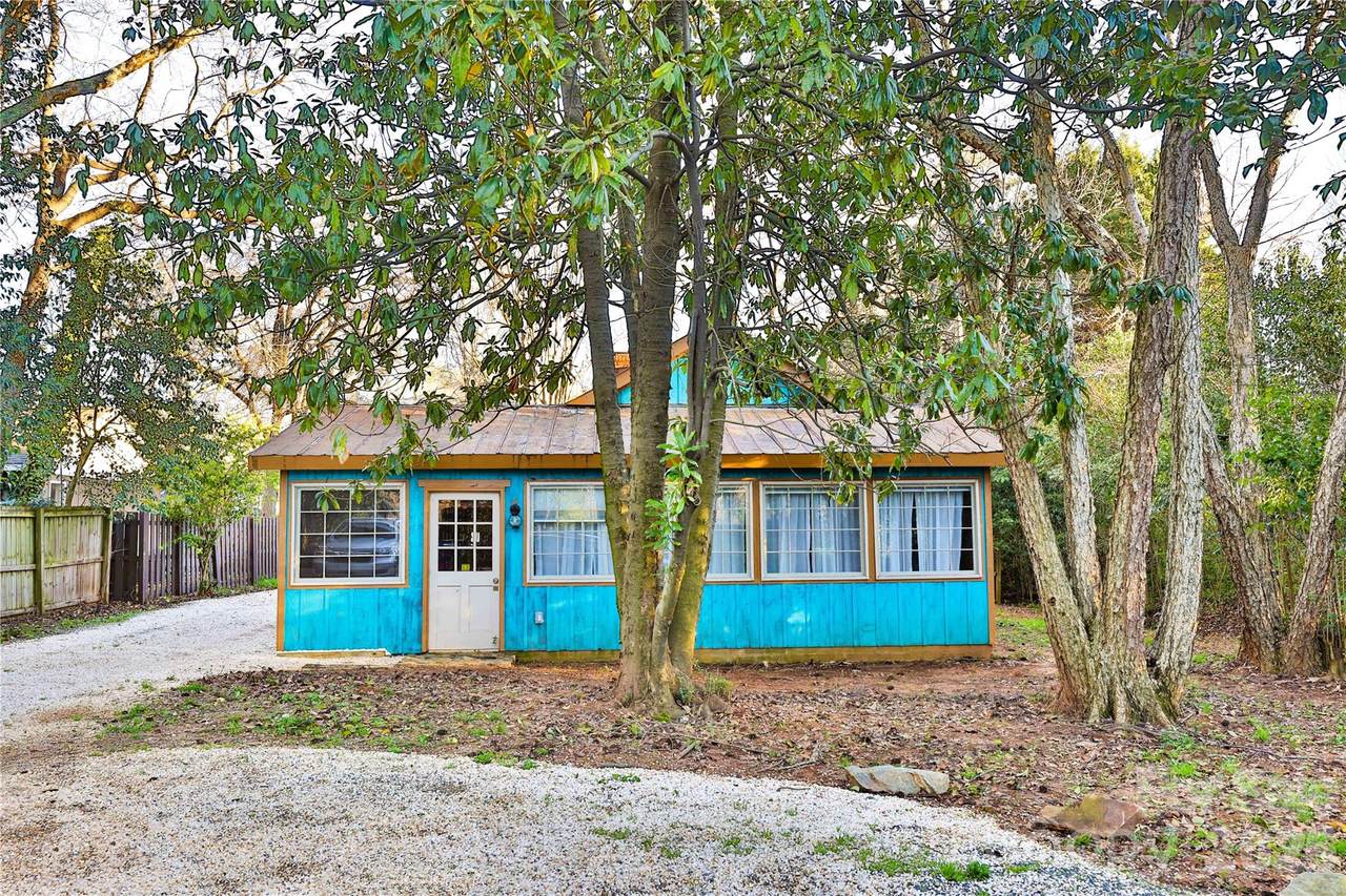 221 Pineville Matthews Road - Photo 1