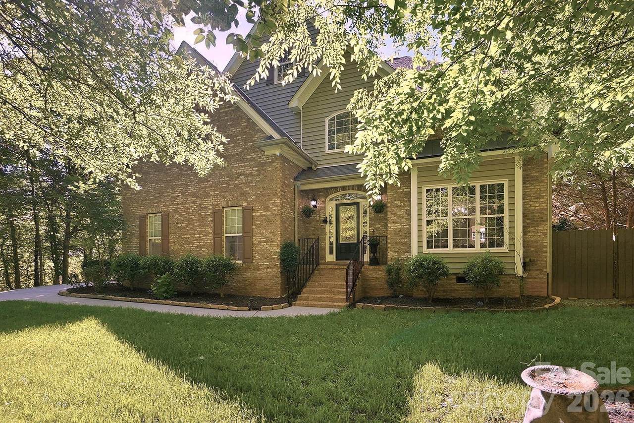 734 Lynnwood Farms Drive - Photo 1
