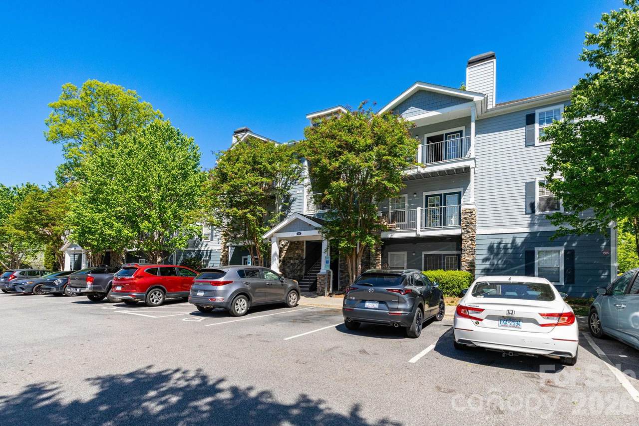 400 Vista Lake Drive - Photo 1