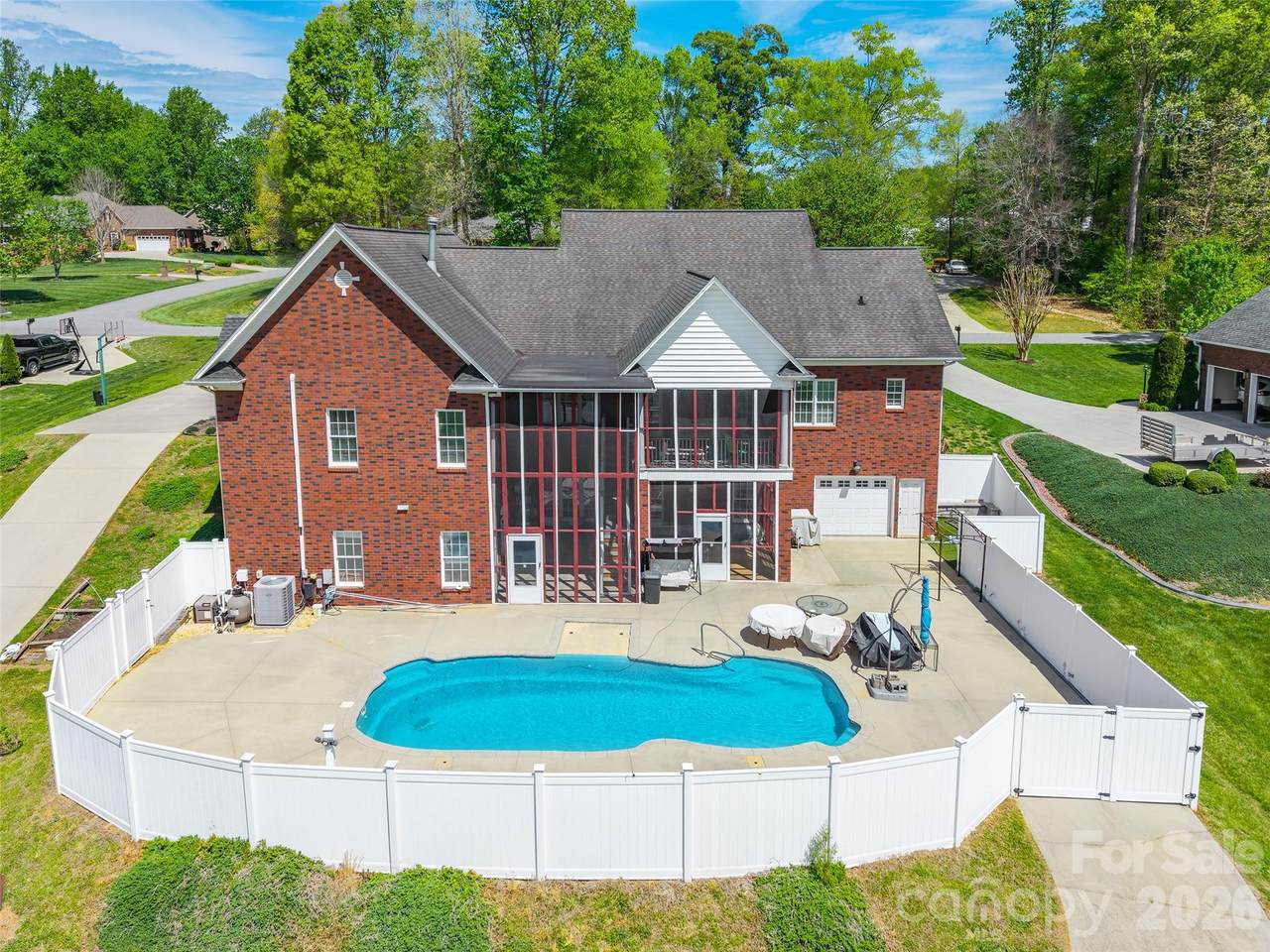 122 Upper Oak Drive - Photo 1