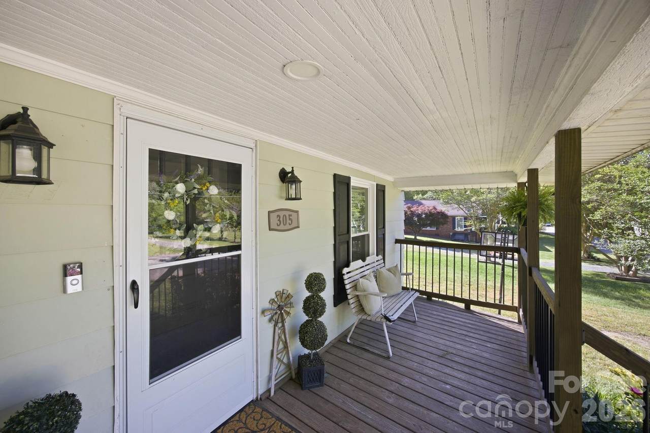 305 Bost Circle - Photo 1