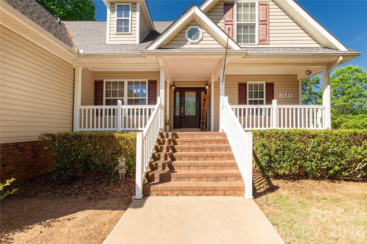 1530 Danlee Drive - Photo 1