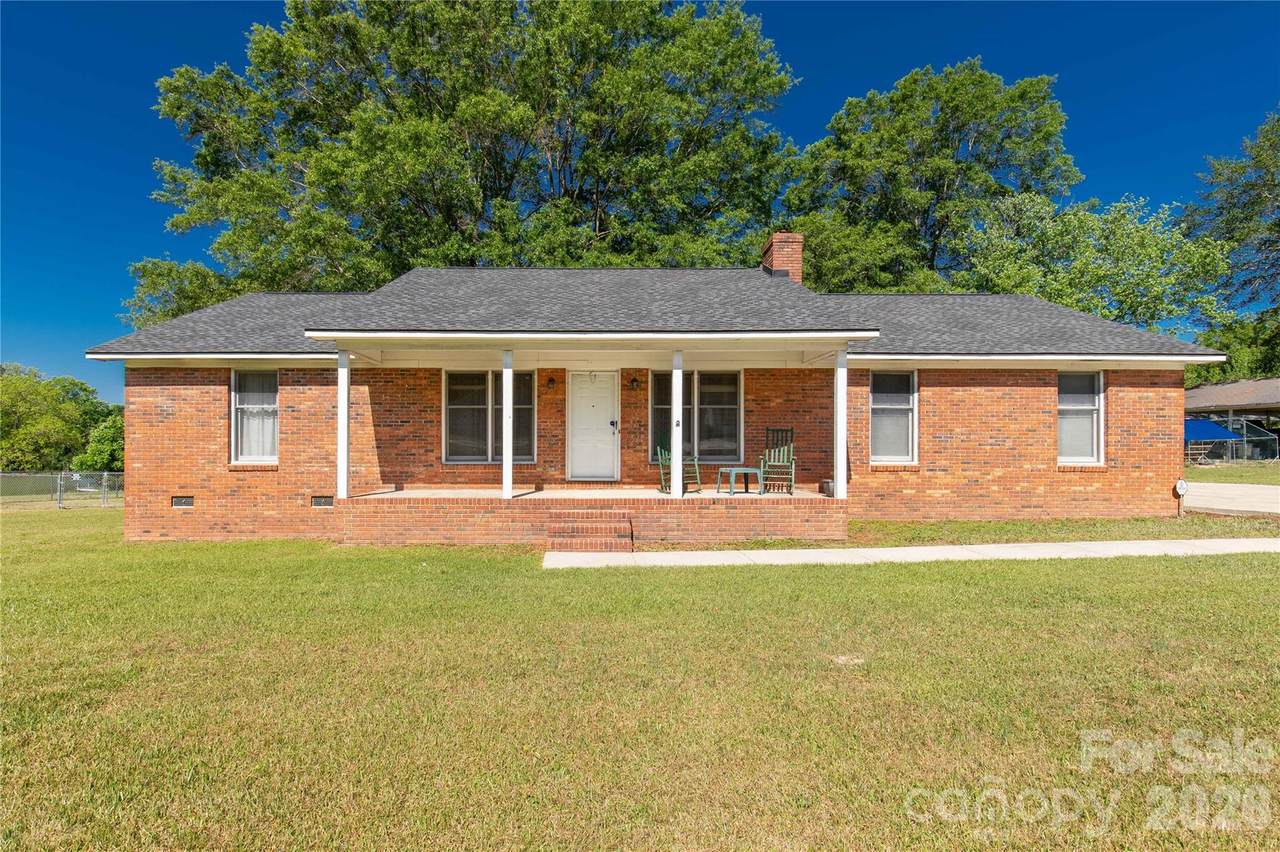1718 Gene Hudson Drive - Photo 1