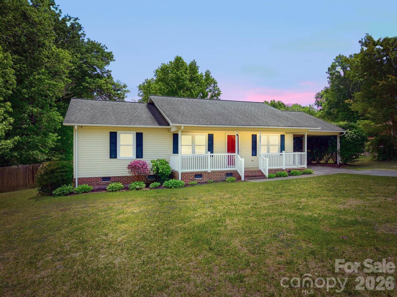 425 Catawba Drive - Photo 1
