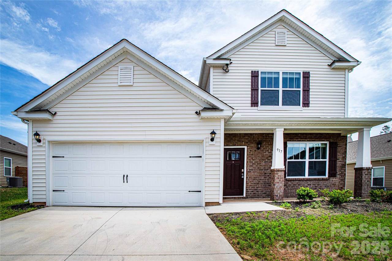 917 Newport Court - Photo 1