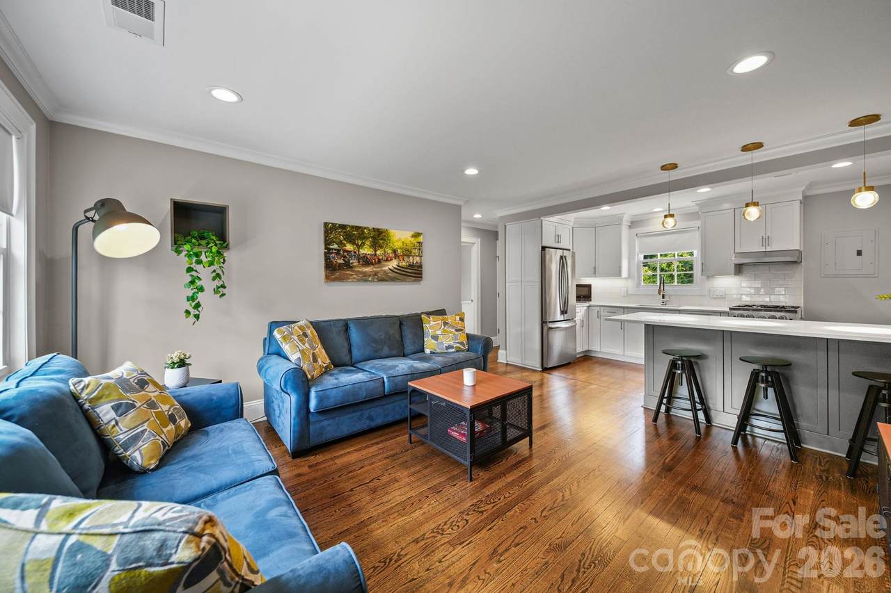 241 Wakefield Drive - Photo 1