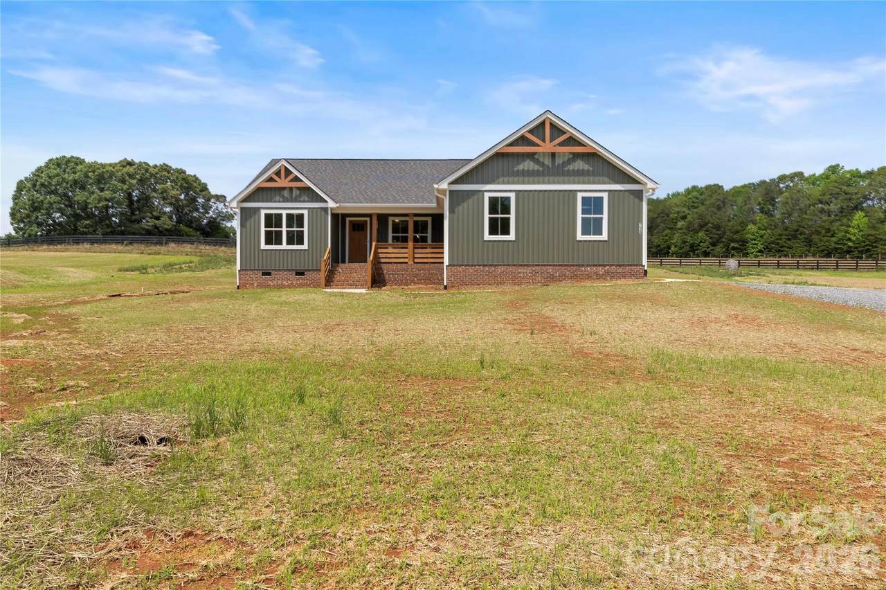 713 Alf Hoover Road - Photo 1