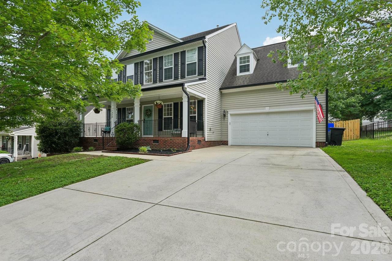 1038 Pepperwood Place - Photo 1