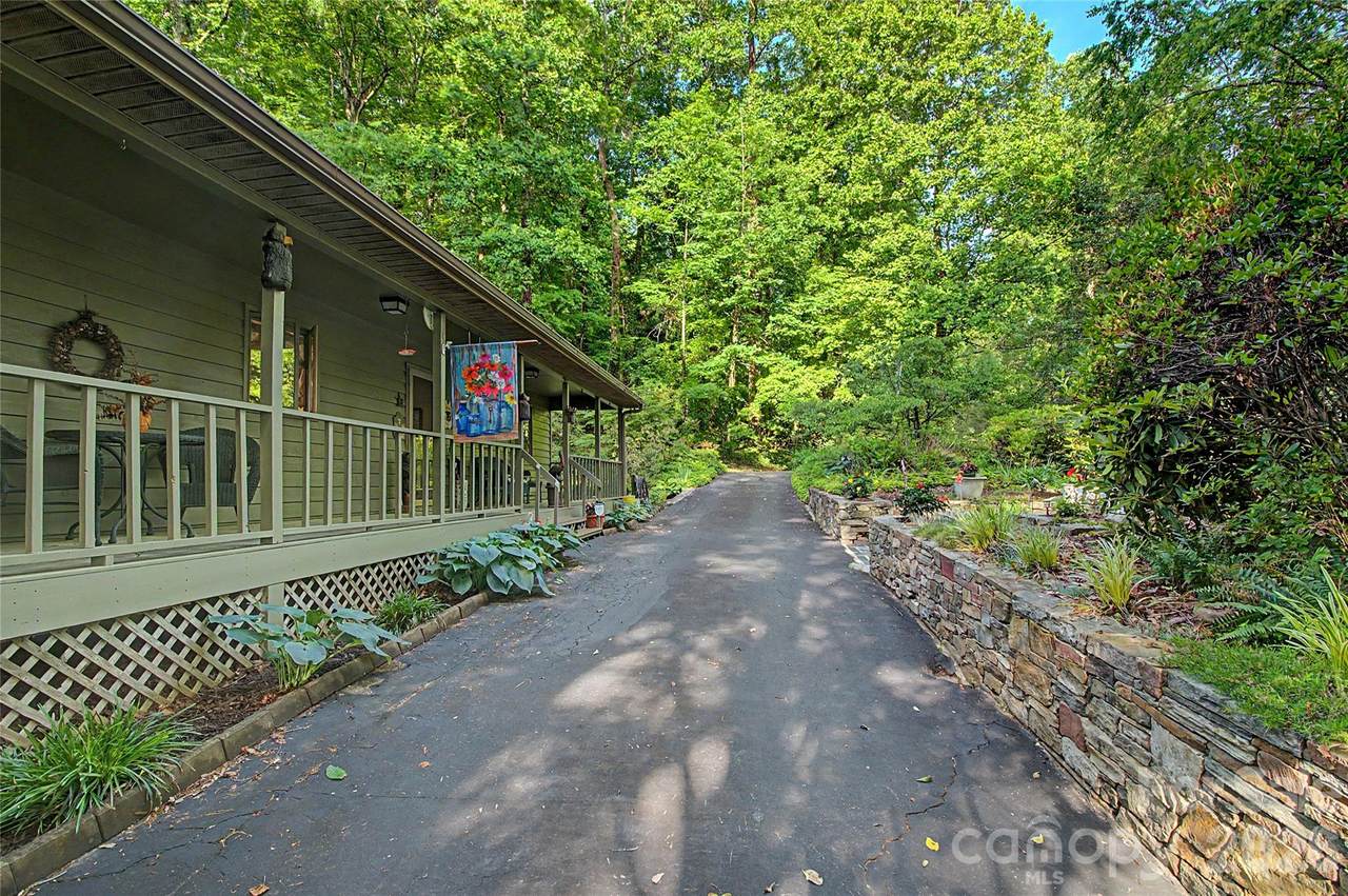 383 Ravenwood Lane - Photo 1