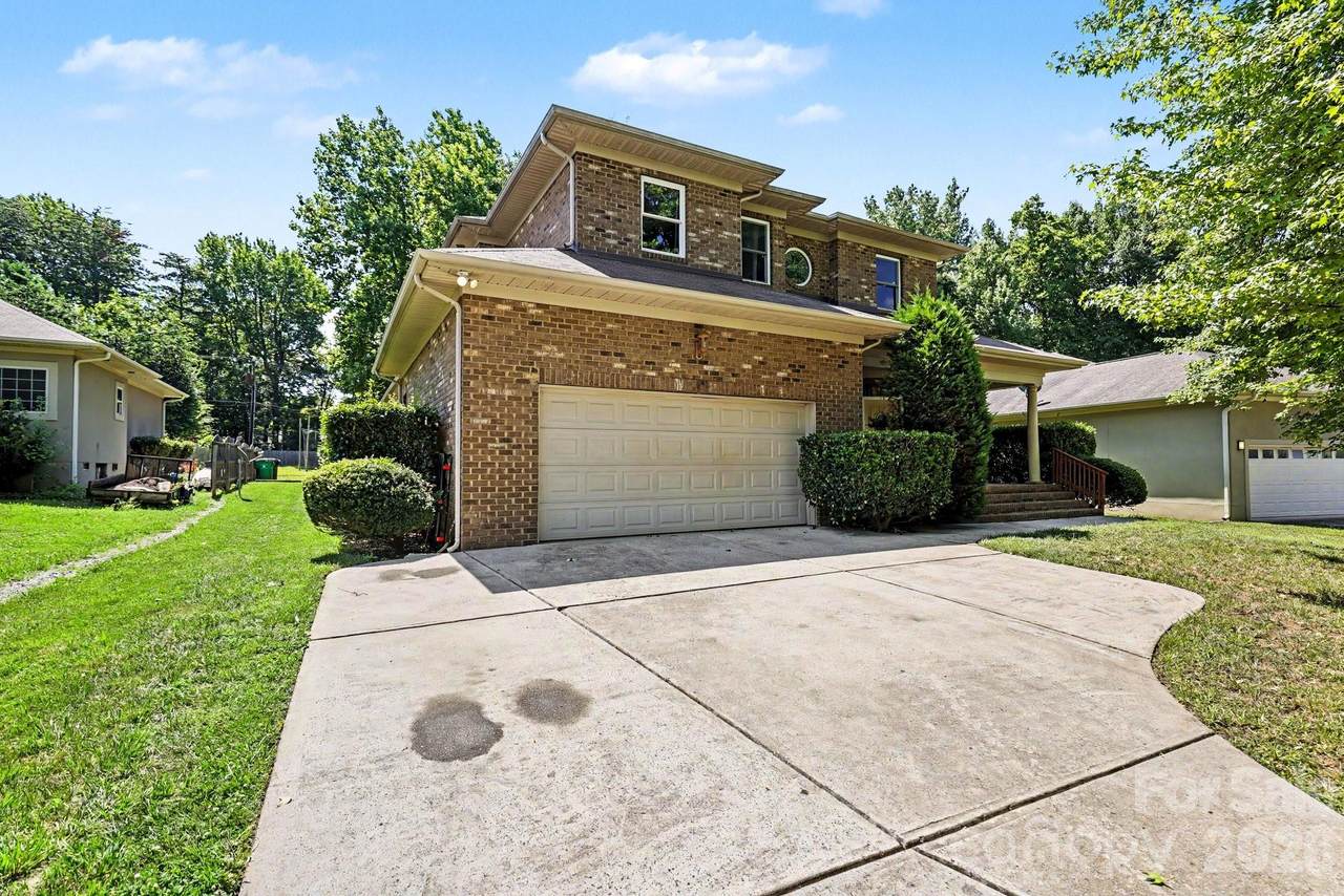 10130 Fairlea Drive - Photo 1