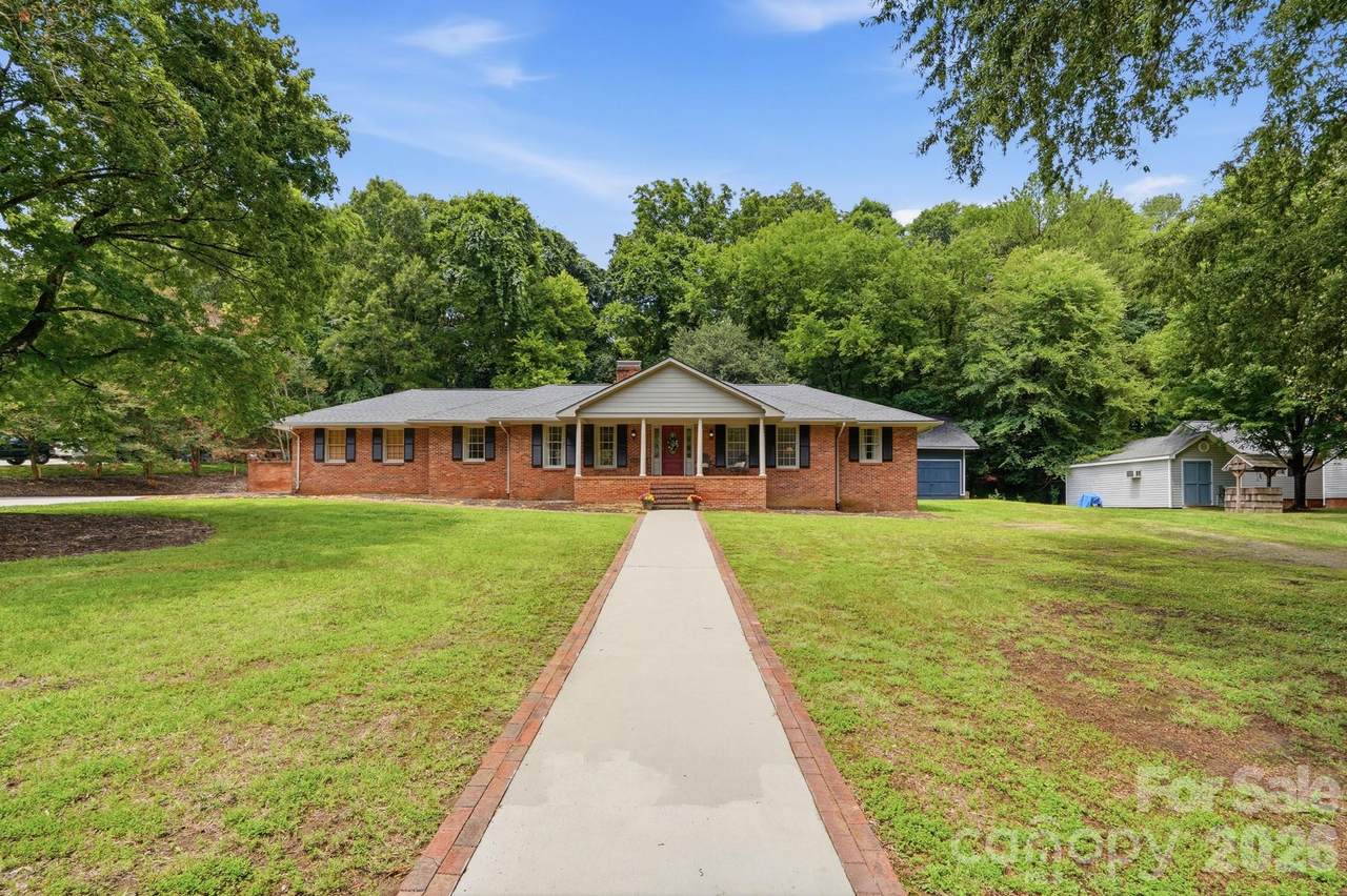 185 Hillcrest Avenue - Photo 1